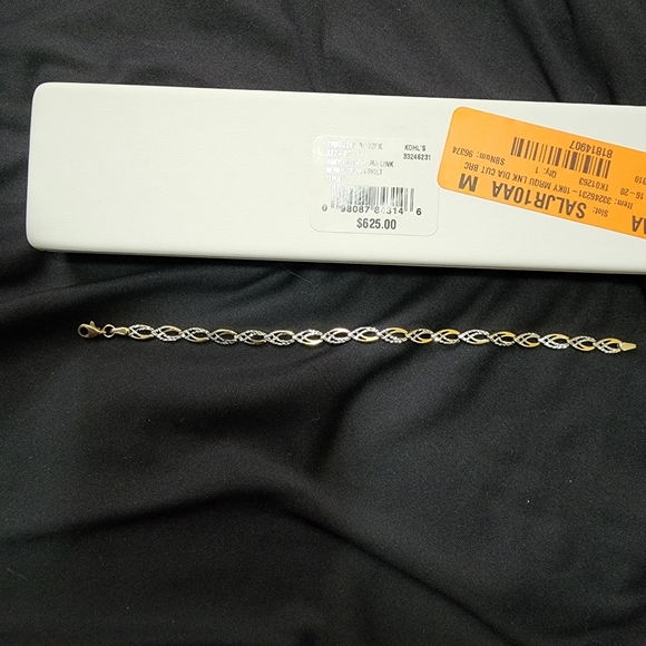 10k with rhodium diamond cut bracelet - Picture 4 of 4